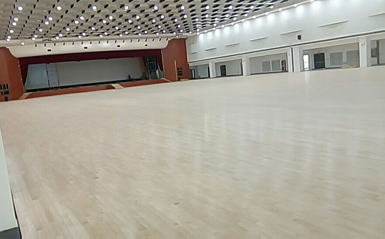 訓練館體育地板怎么安裝