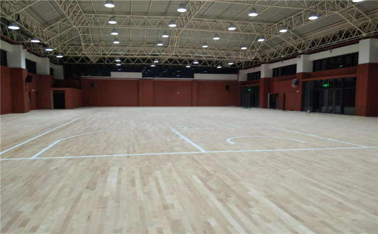 福建體育館專用運(yùn)動(dòng)木地板安裝