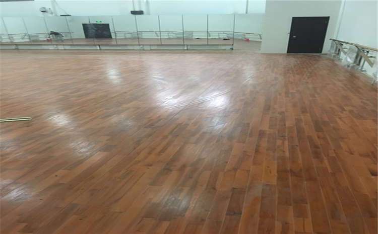 專用舞臺木地板施工技術