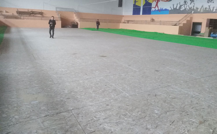 體育木地板漆膜開裂怎么辦？