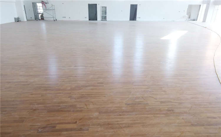 學(xué)校運(yùn)動(dòng)籃球地板翻新施工