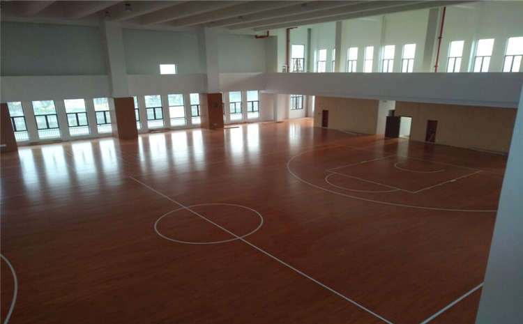 學校籃球場地木地板廠家哪家好？
