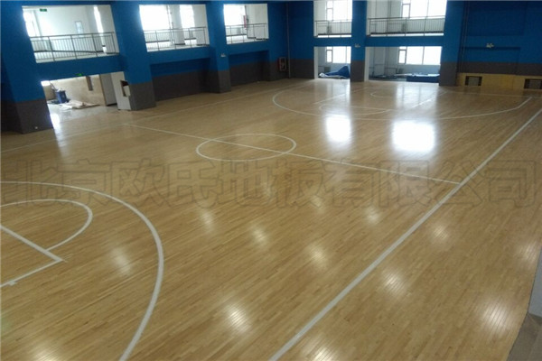 專業(yè)的籃球木地板，你選對了嗎？