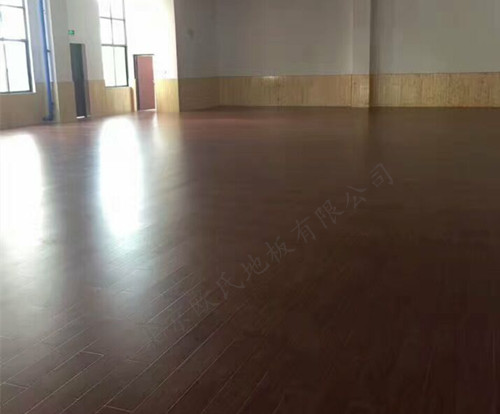 柳州市窯埠街小學(xué)體育館木地板案例圖3
