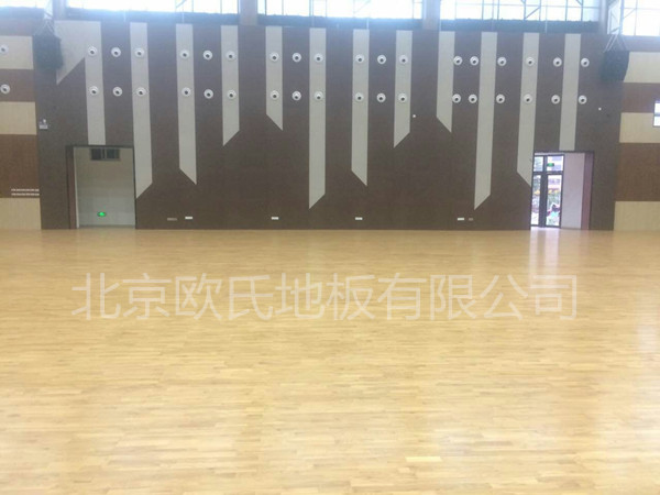 廈門翔安**實(shí)驗(yàn)小學(xué)體育館柞木地板案例-圖2
