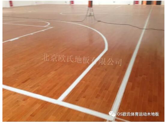 成都賴(lài)家店中學(xué)體育館木地板案例